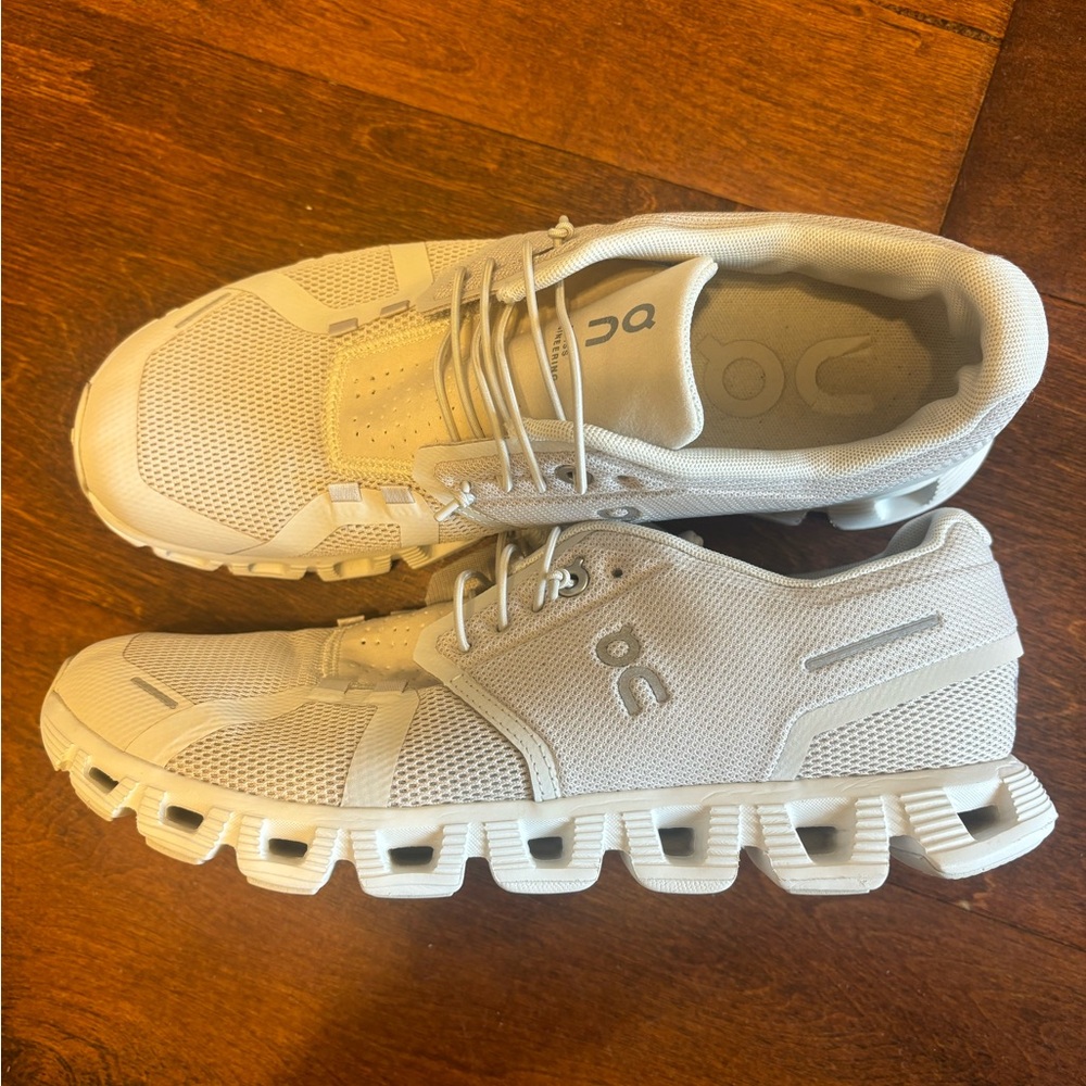 women’s cream oncloud shoes, swiss engineering